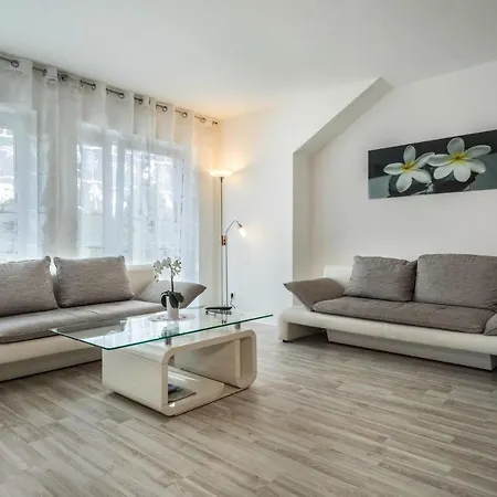 Familien-apartment 1 Apartman *